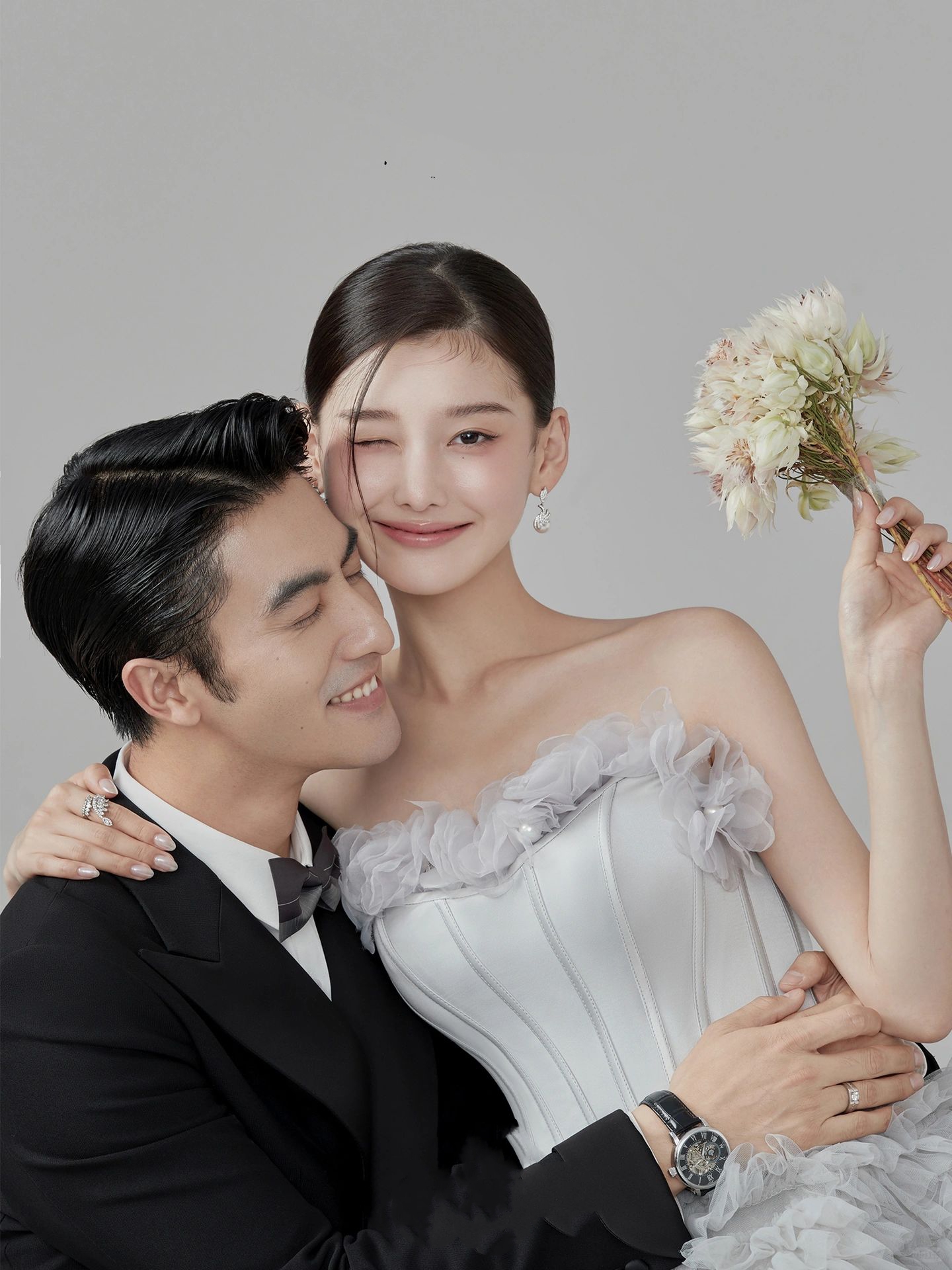 寻觅光影间的秘密 我遇见的那袭小众主纱与它的婚纱摄影故事